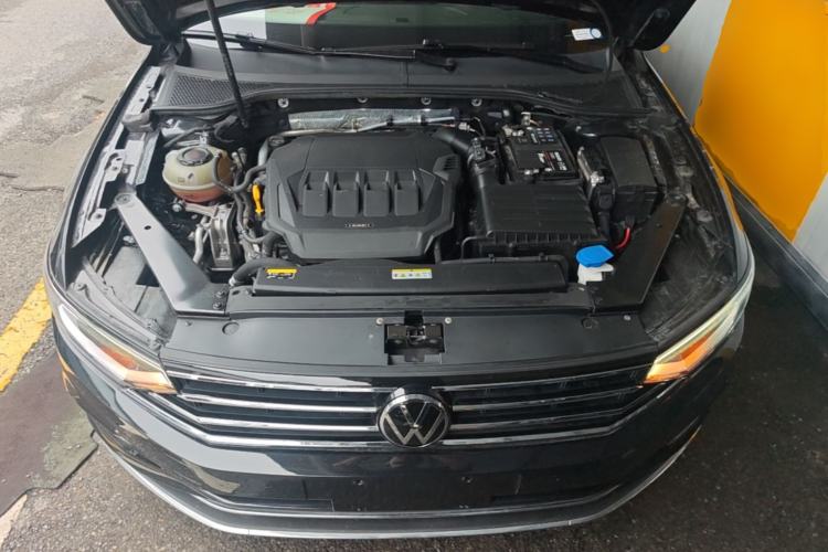 Used Volkswagen Magotan 2020 330TSI DSG Leading Model Engine Bay