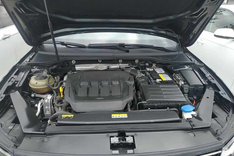 Used Volkswagen Magotan 2020 330TSI DSG Luxury Edition Engine Bay
