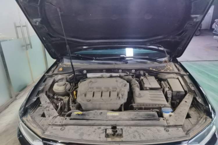 Used Volkswagen Magotan 2020 330TSI DSG Leading Model Engine Bay