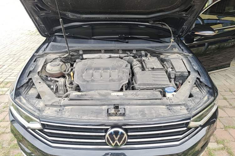 Used Volkswagen Magotan 2020 330TSI DSG Leading Model Engine Bay