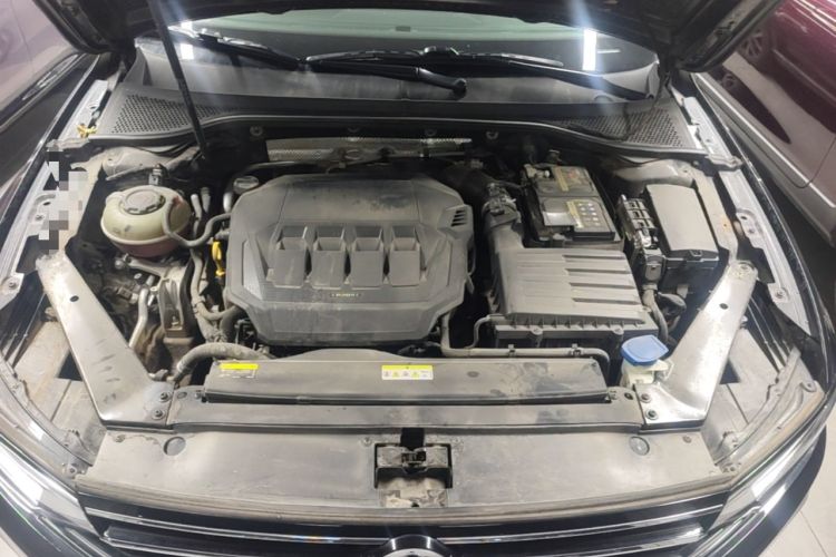 Used Volkswagen Magotan 2020 330TSI DSG Leading Model Engine Bay