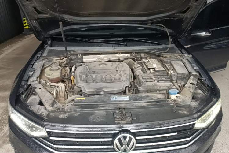 Used Volkswagen Magotan 2020 330TSI DSG Leading Model Engine Bay