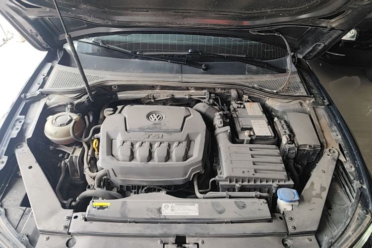 Used Volkswagen Magotan 2020 330TSI DSG Leading Model Engine Bay