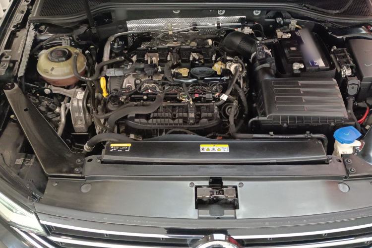 Used Volkswagen Magotan 2020 330TSI DSG Leading Model Engine Bay