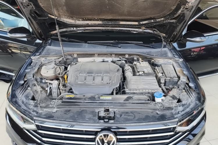 Used Volkswagen Magotan 2020 330TSI DSG Leading Model Engine Bay