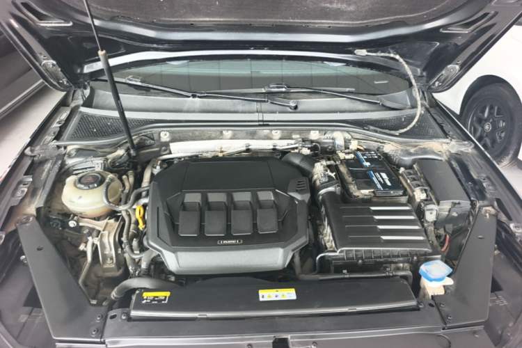 Used Volkswagen Magotan 2020 330TSI DSG Leading Model Engine Bay