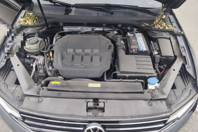 Used Volkswagen Magotan 2020 330TSI DSG Leading Model Engine Bay