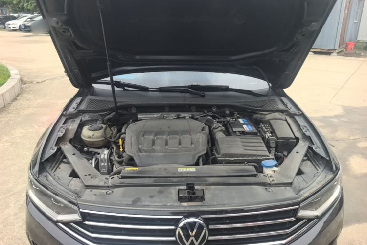 Used Volkswagen Magotan 2020 330TSI DSG Leading Model Engine Bay