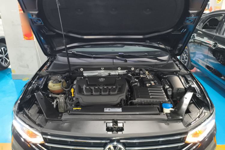 Used Volkswagen Magotan 2020 330TSI DSG Leading Model Engine Bay