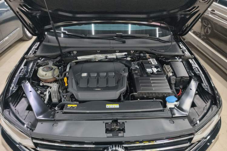 Used Volkswagen Magotan 2020 330TSI DSG Luxury Edition Engine Bay