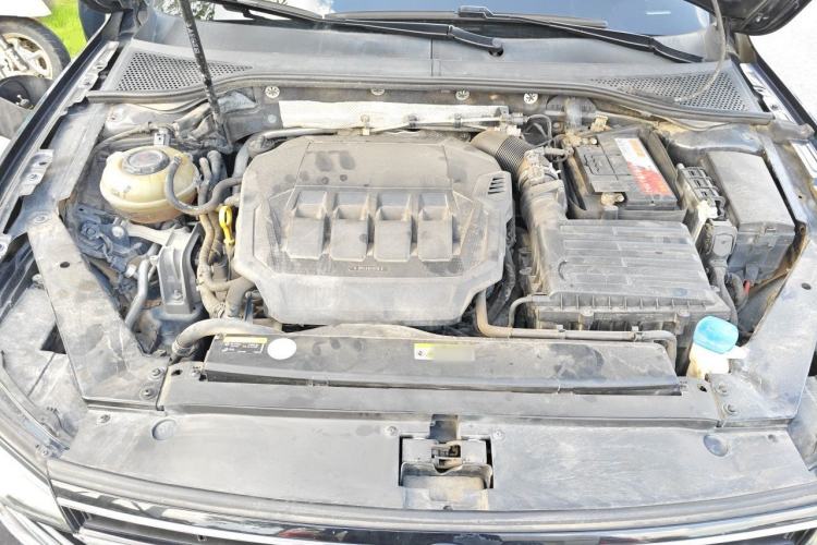 Used Volkswagen Magotan 2020 330TSI DSG Leading Model Engine Bay