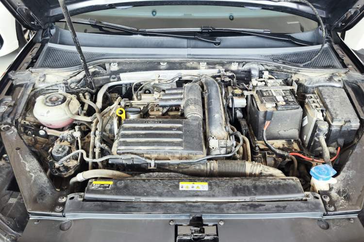 Used Volkswagen Magotan 2020 280TSI DSG Comfort Edition Engine Bay