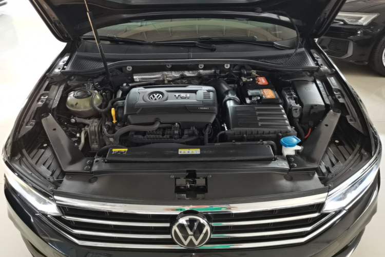 Used Volkswagen Magotan 2020 380TSI DSG Luxury Version Engine Bay