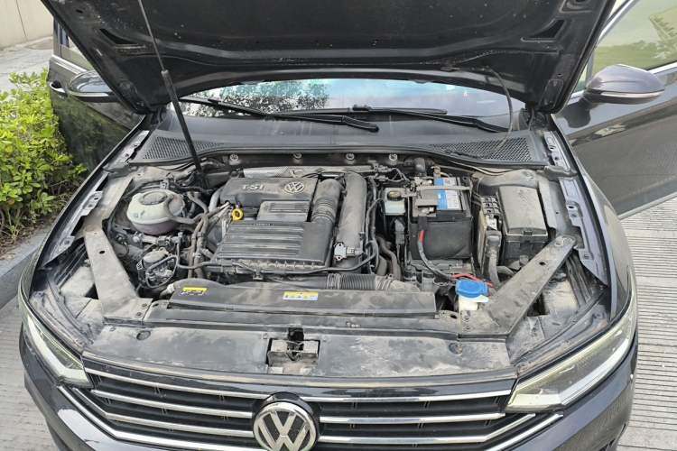 Used Volkswagen Magotan 2020 280TSI DSG Leading Edition Engine Bay