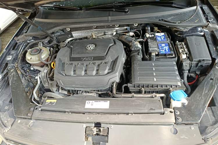 Used Volkswagen Magotan 2020 330TSI DSG Leading Model Engine Bay