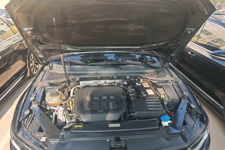 Used Volkswagen Magotan 2020 330TSI DSG Luxury Edition Engine Bay