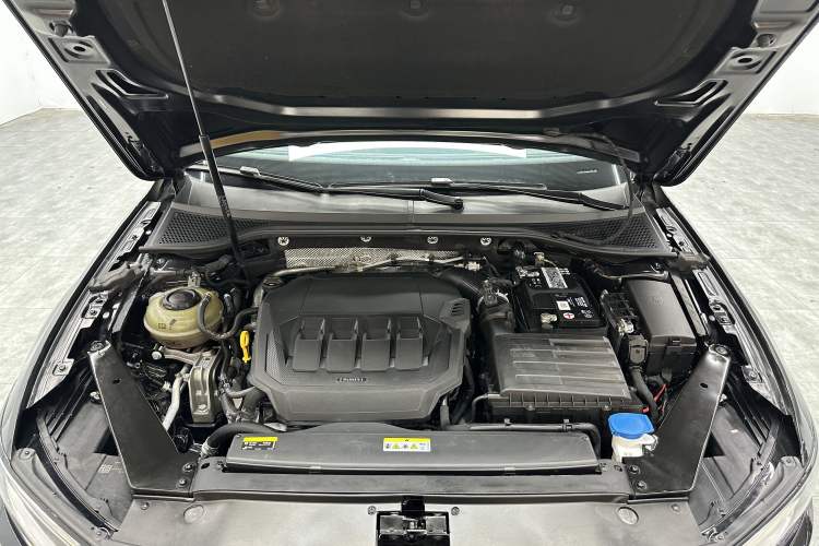 Used Volkswagen Magotan 2020 330TSI DSG Luxury Edition Engine Bay