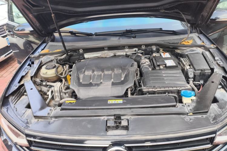 Used Volkswagen Magotan 2020 330TSI DSG Leading Model Engine Bay