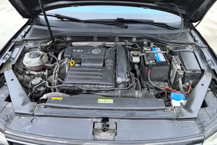 Used Volkswagen Magotan 2020 280TSI DSG Leading Edition Engine Bay
