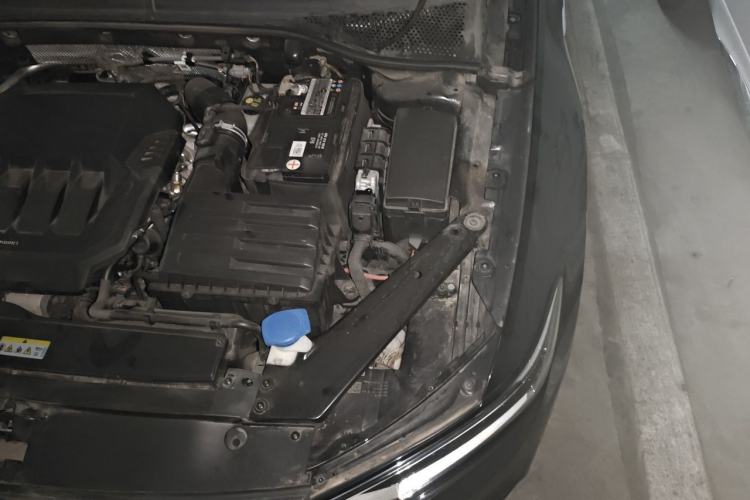 Used Volkswagen Magotan 2020 330TSI DSG Luxury Edition Engine Bay Left