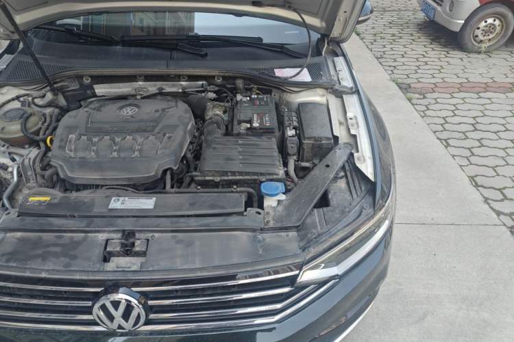 Used Volkswagen Magotan 2020 330TSI DSG Luxury Edition Engine Bay Left