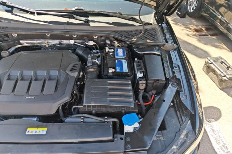 Used Volkswagen Magotan 2020 330TSI DSG Luxury Edition Engine Bay Left