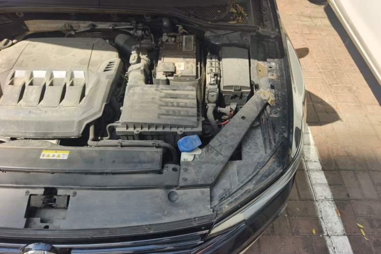 Used Volkswagen Magotan 2020 330TSI DSG Luxury Edition Engine Bay Left