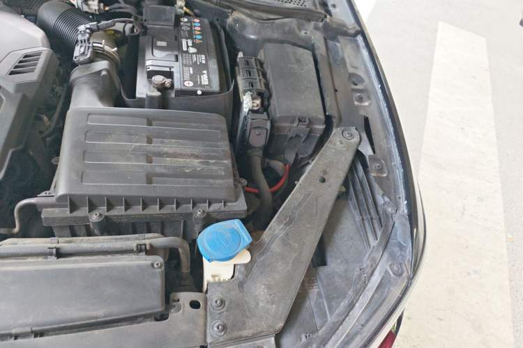 Used Volkswagen Magotan 2020 330TSI DSG Luxury Edition Engine Bay Left