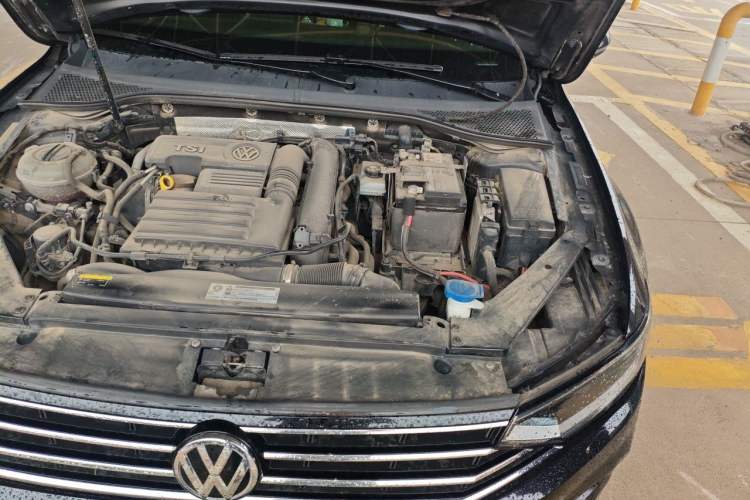 Used Volkswagen Magotan 2020 280TSI DSG Comfort Edition Engine Bay Left