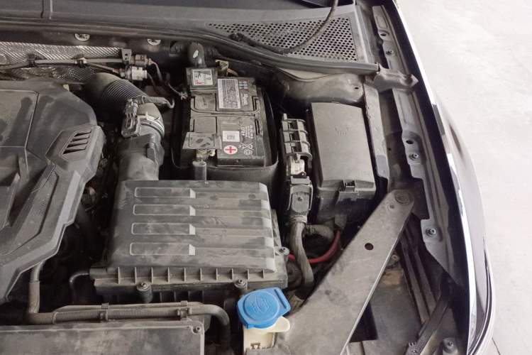 Used Volkswagen Magotan 2020 330TSI DSG Luxury Edition Engine Bay Left