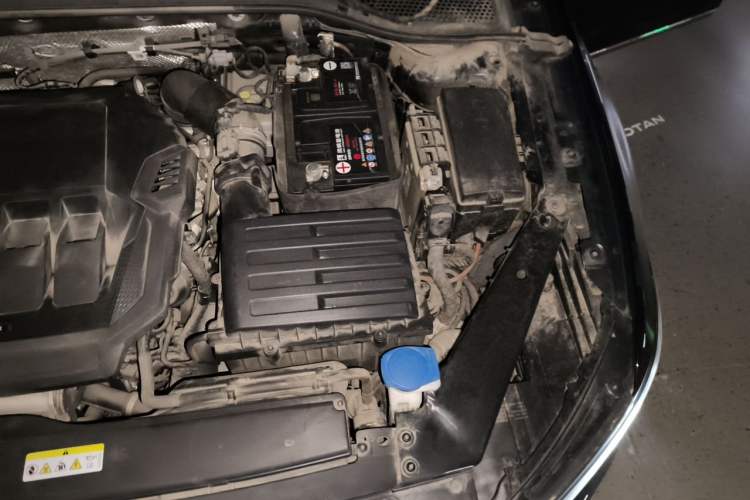 Used Volkswagen Magotan 2020 330TSI DSG Luxury Edition Engine Bay Left