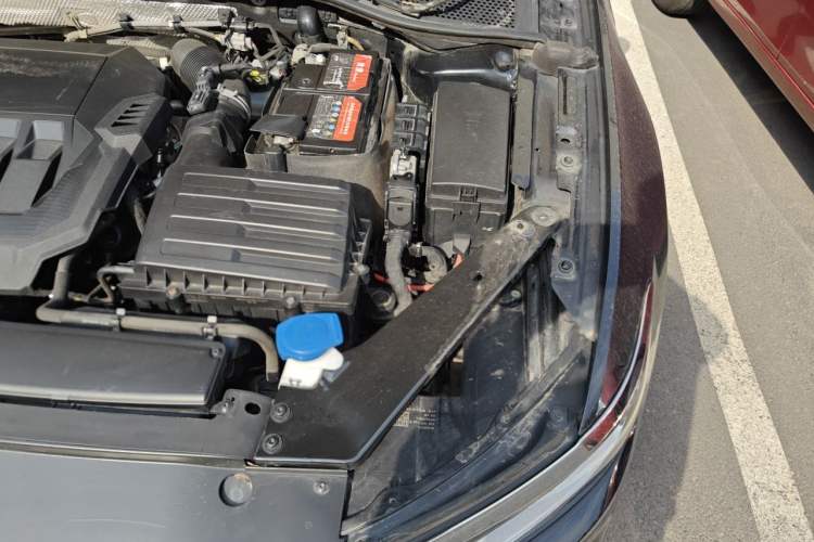 Used Volkswagen Magotan 2020 330TSI DSG Luxury Edition Engine Bay Left