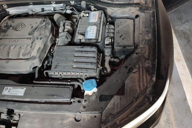 Used Volkswagen Magotan 2020 330TSI DSG Luxury Edition Engine Bay Left