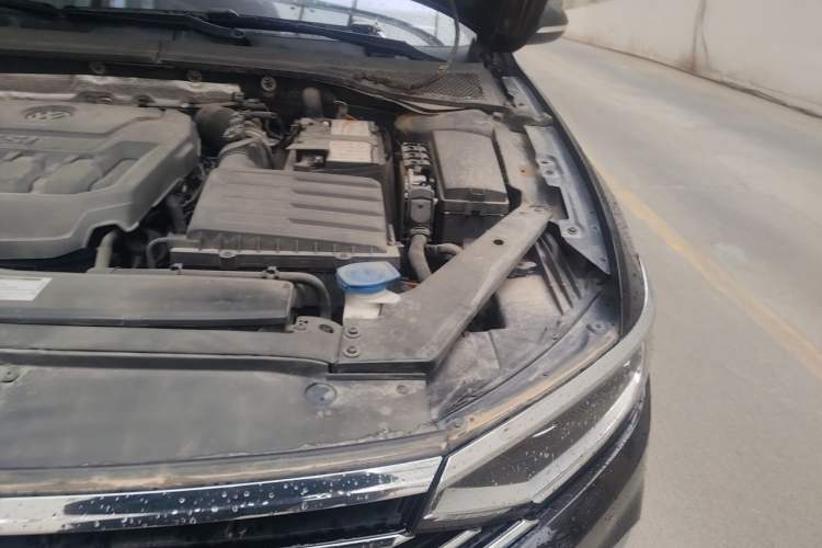 Used Volkswagen Magotan 2020 330TSI DSG Luxury Edition Engine Bay Left