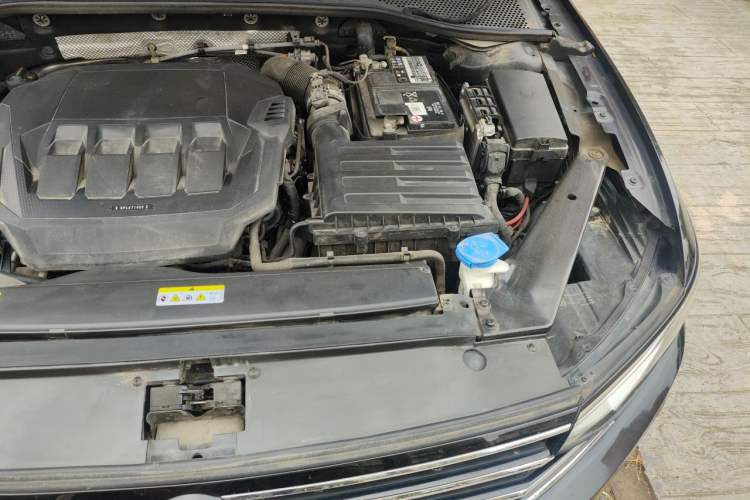 Used Volkswagen Magotan 2020 330TSI DSG Luxury Edition Engine Bay Left