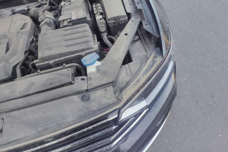 Used Volkswagen Magotan 2020 330TSI DSG Leading Model Engine Bay Left