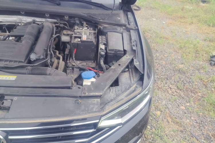Used Volkswagen Magotan 2020 280TSI DSG Comfort Edition Engine Bay Left