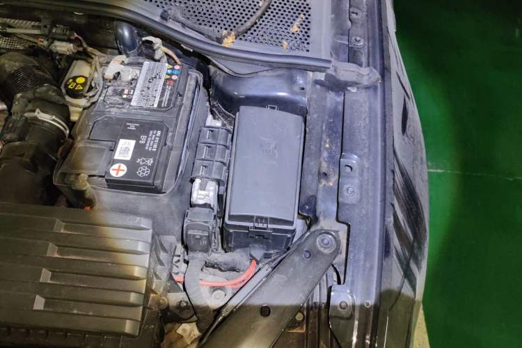 Used Volkswagen Magotan 2020 330TSI DSG Luxury Edition Engine Bay Left