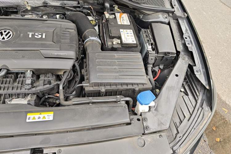 Used Volkswagen Magotan 2020 380TSI DSG Luxury Version Engine Bay Left