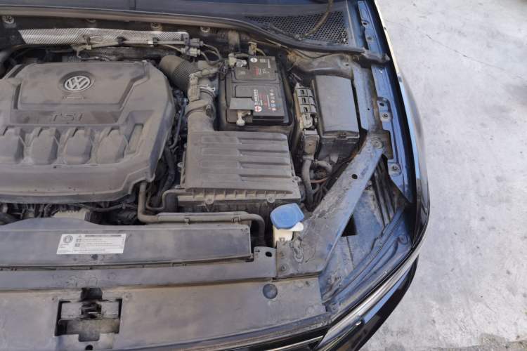 Used Volkswagen Magotan 2020 330TSI DSG Luxury Edition Engine Bay Left