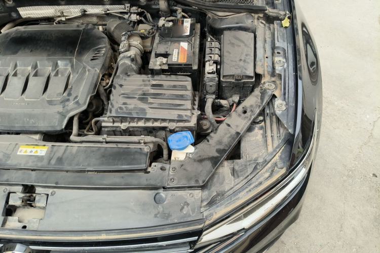Used Volkswagen Magotan 2020 330TSI DSG Leading Model Engine Bay Left