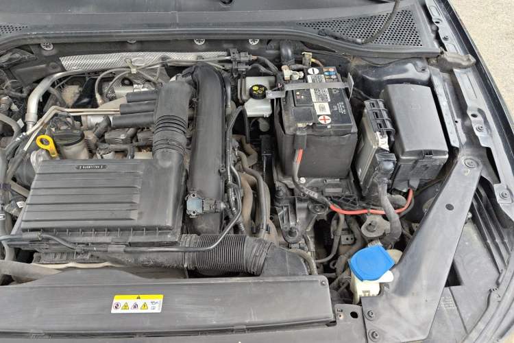 Used Volkswagen Magotan 2020 280TSI DSG Comfort Edition Engine Bay Left