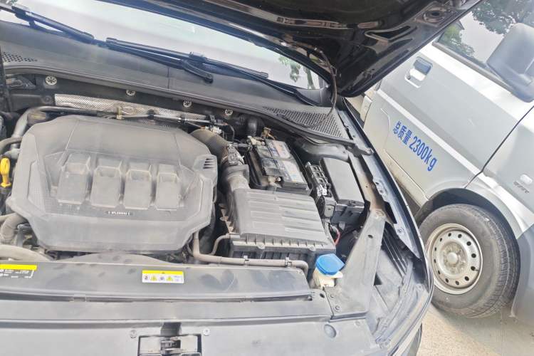 Used Volkswagen Magotan 2020 330TSI DSG Leading Model Engine Bay Left