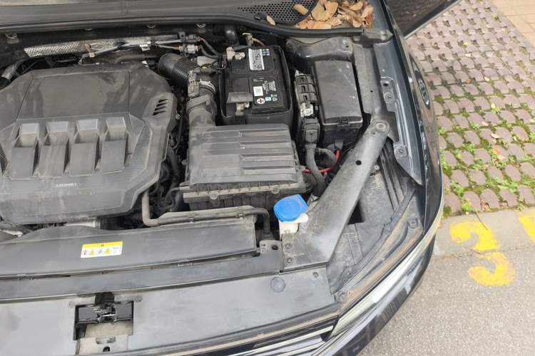 Used Volkswagen Magotan 2020 330TSI DSG Luxury Edition Engine Bay Left