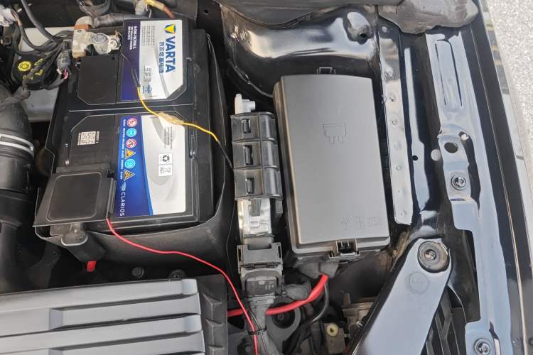 Used Volkswagen Magotan 2020 330TSI DSG Luxury Edition Engine Bay Left