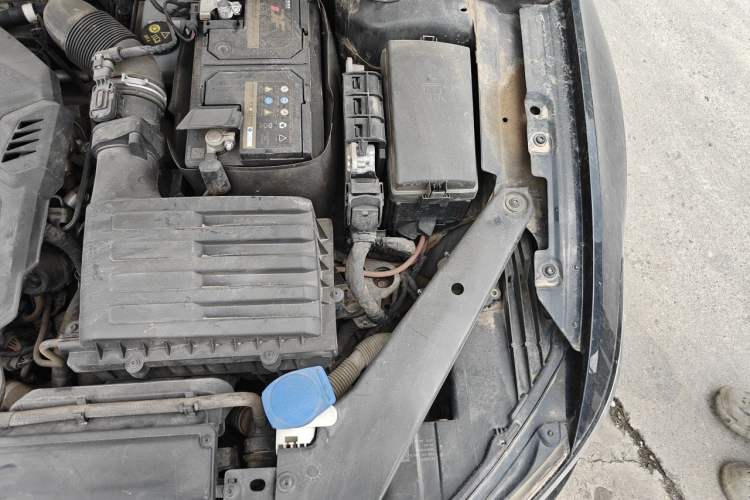 Used Volkswagen Magotan 2020 330TSI DSG Luxury Edition Engine Bay Left
