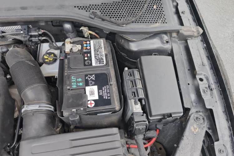 Used Volkswagen Magotan 2020 380TSI DSG Luxury Version Engine Bay Left