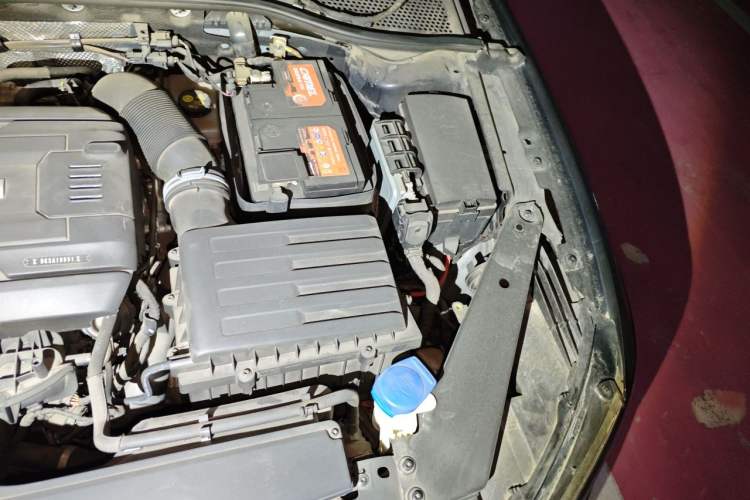 Used Volkswagen Magotan 2020 380TSI DSG Luxury Version Engine Bay Left
