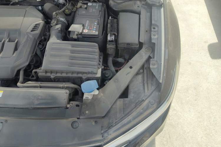 Used Volkswagen Magotan 2020 330TSI DSG Leading Model Engine Bay Left