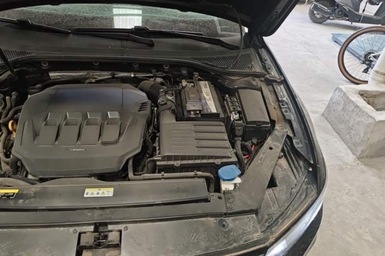 Used Volkswagen Magotan 2020 330TSI DSG Luxury Edition Engine Bay Left